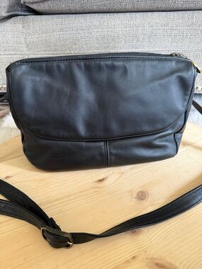 Stone Mountain Leather Purse